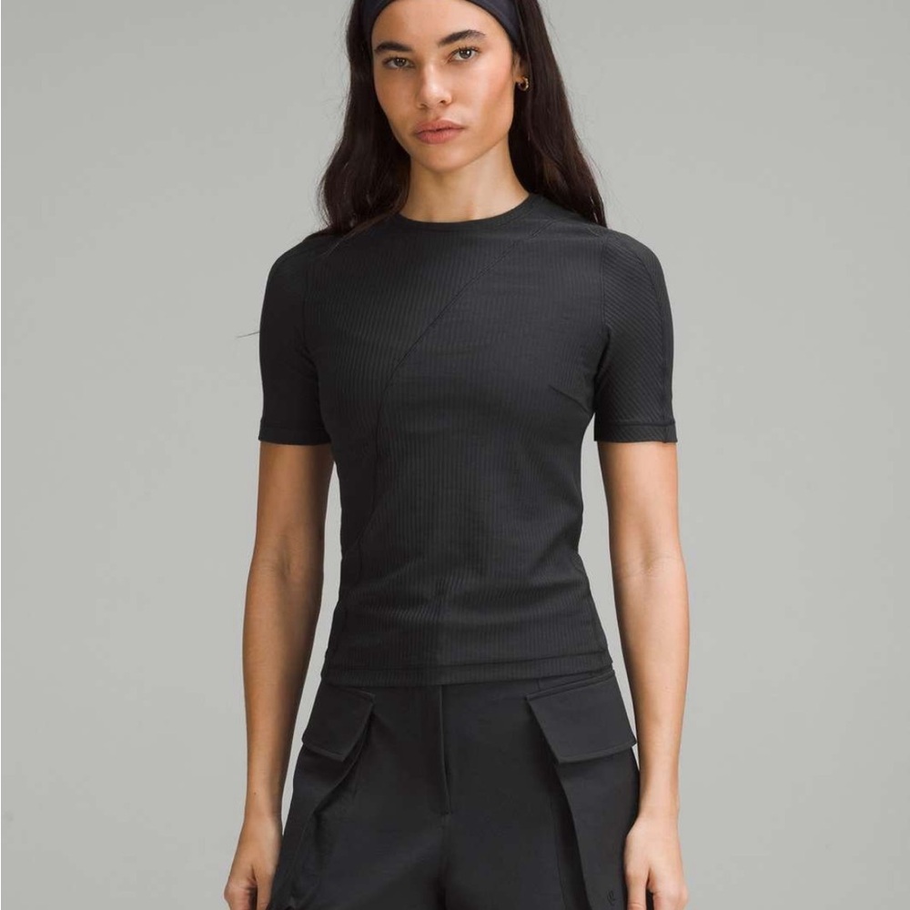 NWT Lululemon Athletica Black Asymmetrical Ribbed CottonShort Sleeve T-Shirt